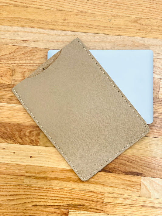 Pebbled leather 13 inch Laptop sleeve - Light Brown