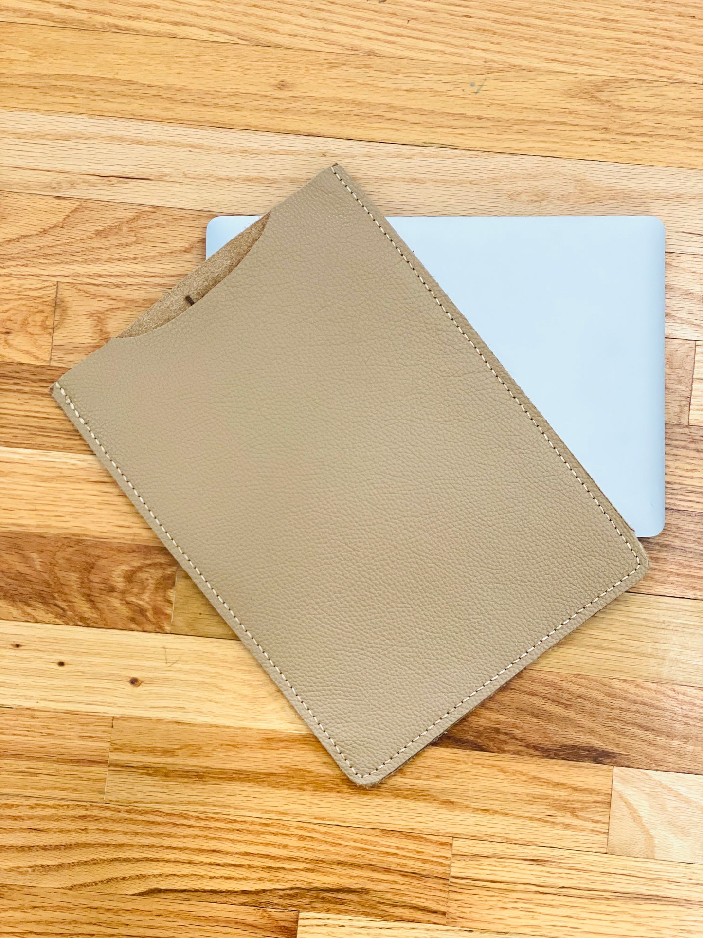 Pebbled leather 13 inch Laptop sleeve - Light Brown